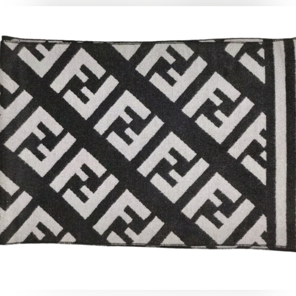 🧧NWOT Fendi Zucca Cashmere Scarf🥎GIFT - Picture 7 of 8